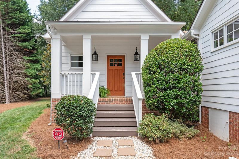10534 Parlor Rd, Charlotte, NC 28277