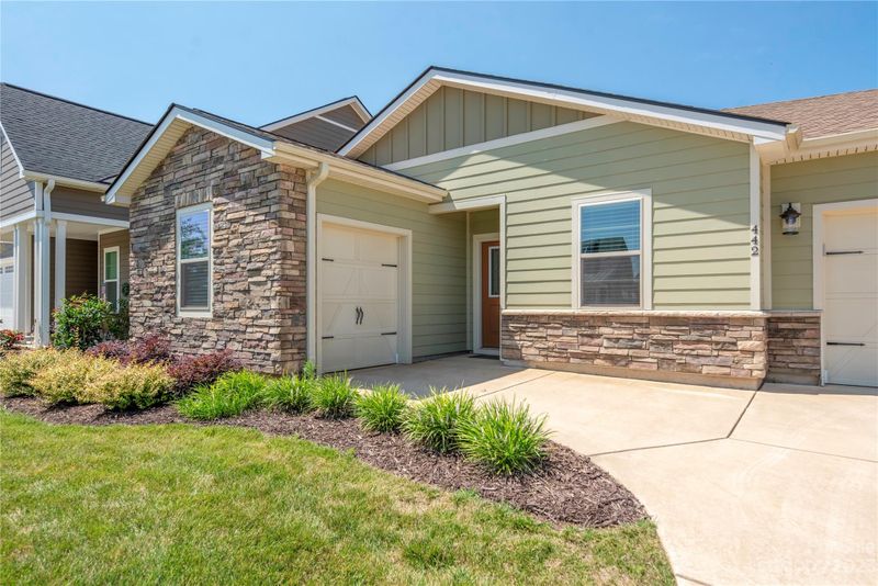 442 Bowline Dr, Denver, NC 28037