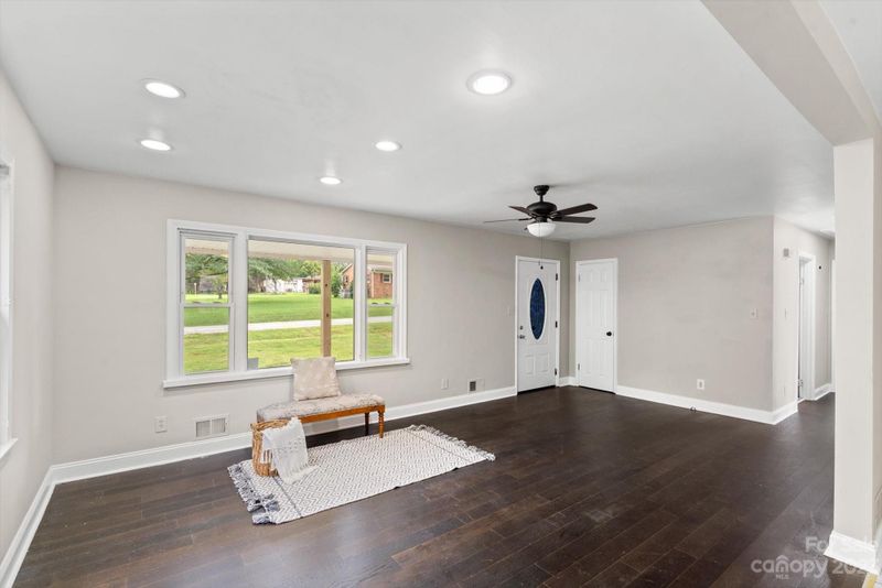 1354 23rd Ave NE, Hickory, NC 28601