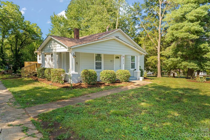 1410 14th Ave NE, Hickory, NC 28601