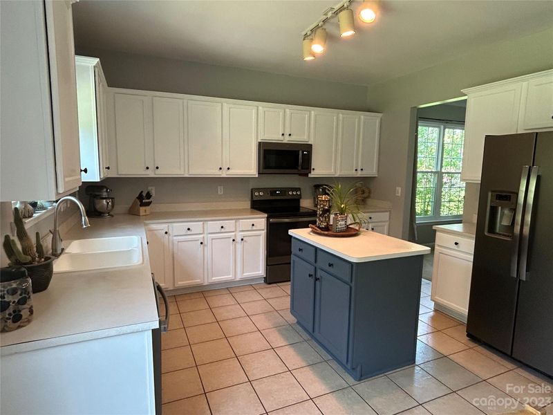 6017 Pine Cone Ln, Monroe, NC 28110