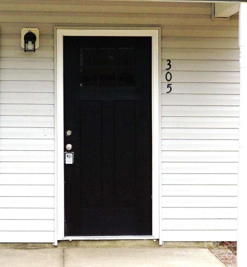 305 Dixie Dr, Kannapolis, NC 28083