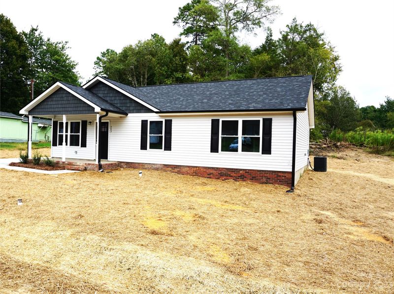 305 Dixie Dr, Kannapolis, NC 28083