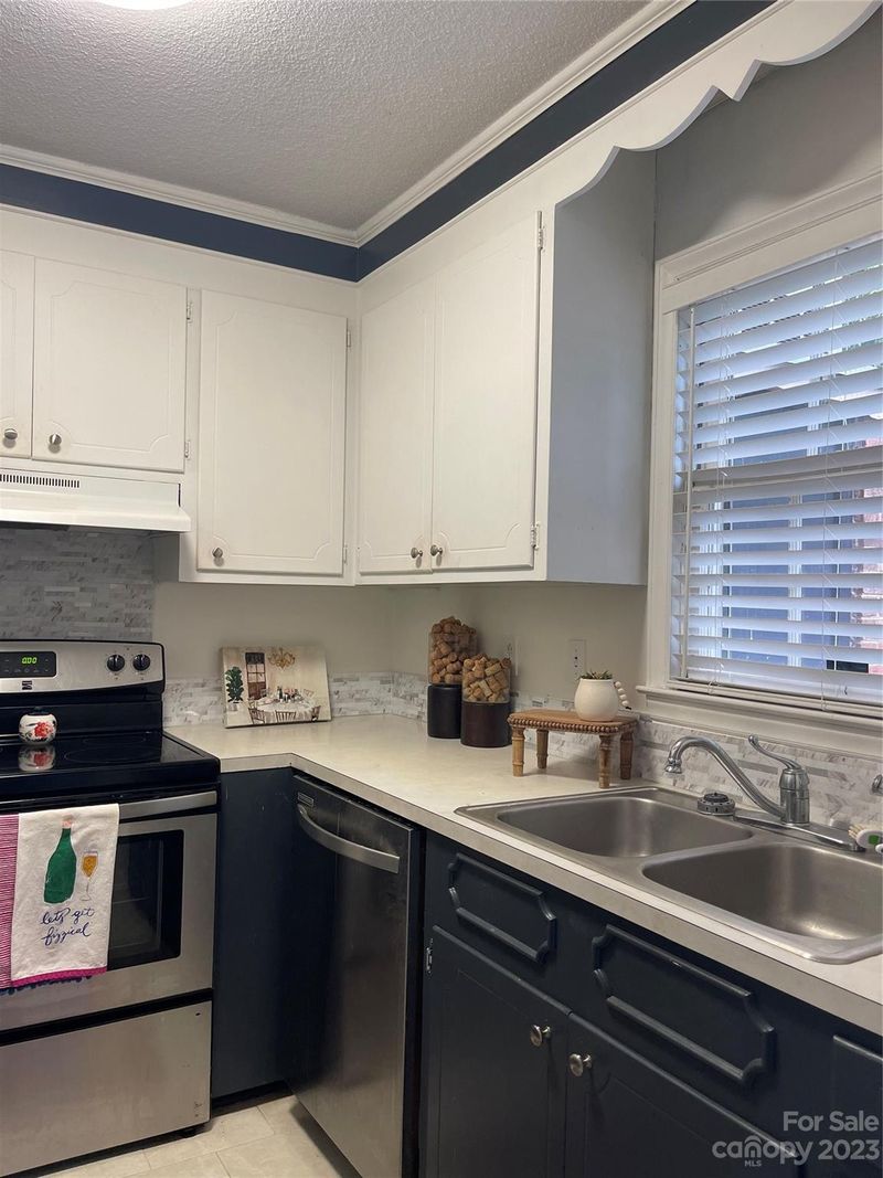 160 17th Street Pl NW #D-6, Hickory, NC 28601