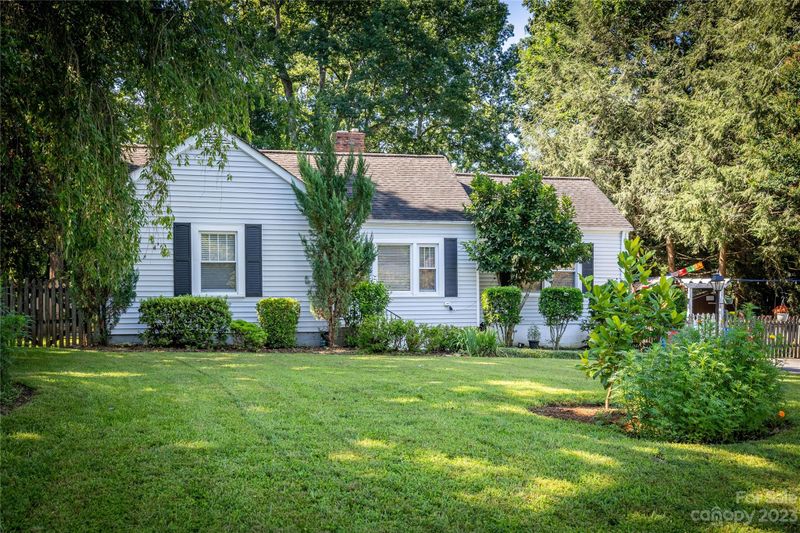 831 4th Ave NW, Hickory, NC 28601