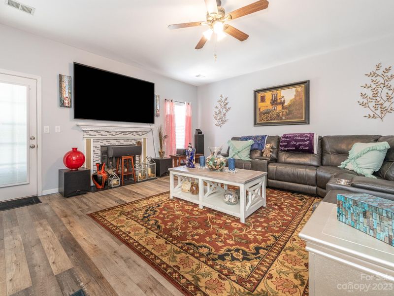 3617 Luton Ct, Charlotte, NC 28262