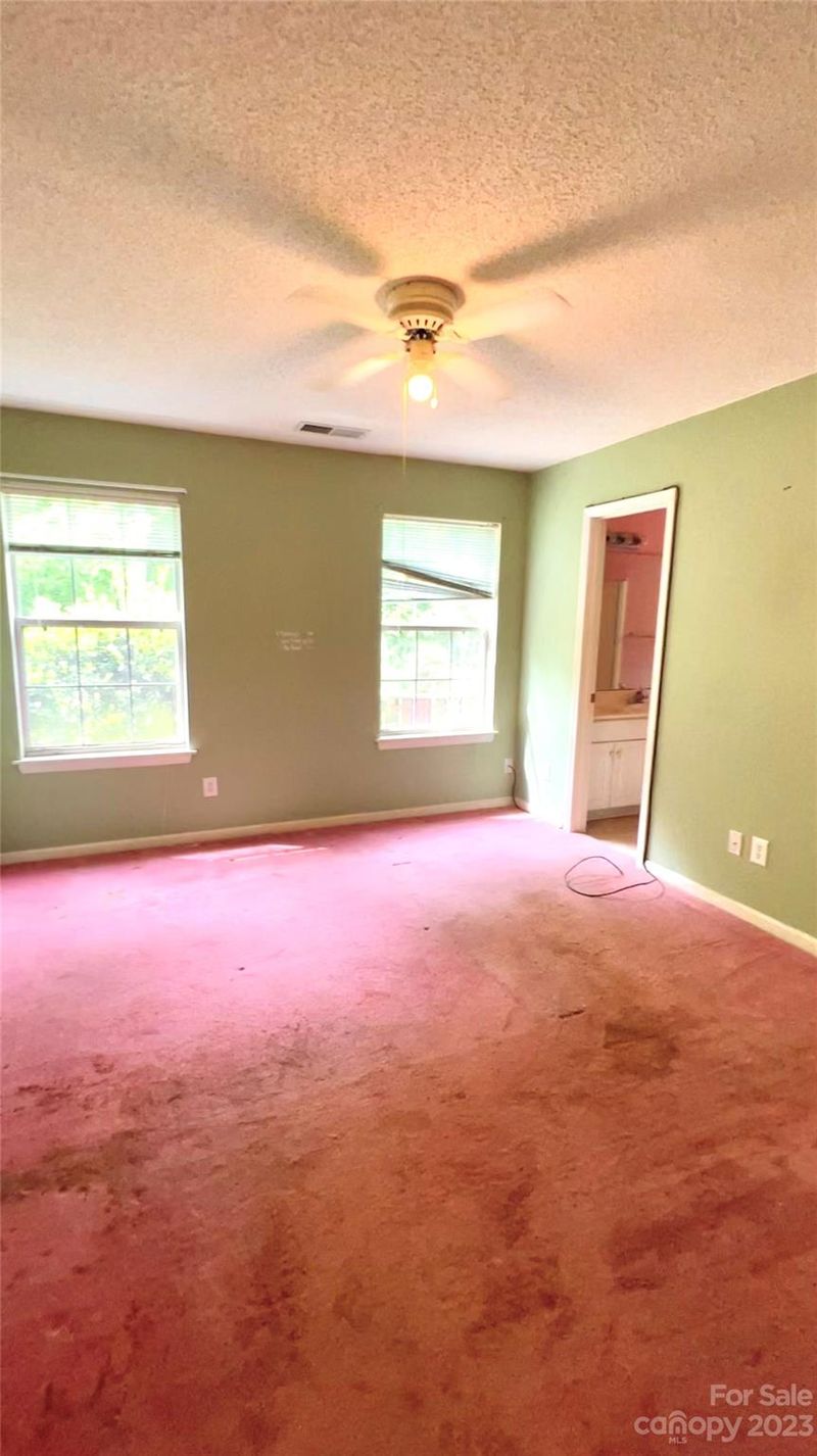 9008 Little Hampton Pl, Charlotte, NC 28215