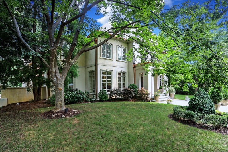 2416 Warburton Rd, Charlotte, NC 28211