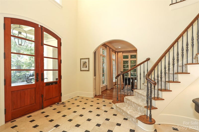 2416 Warburton Rd, Charlotte, NC 28211
