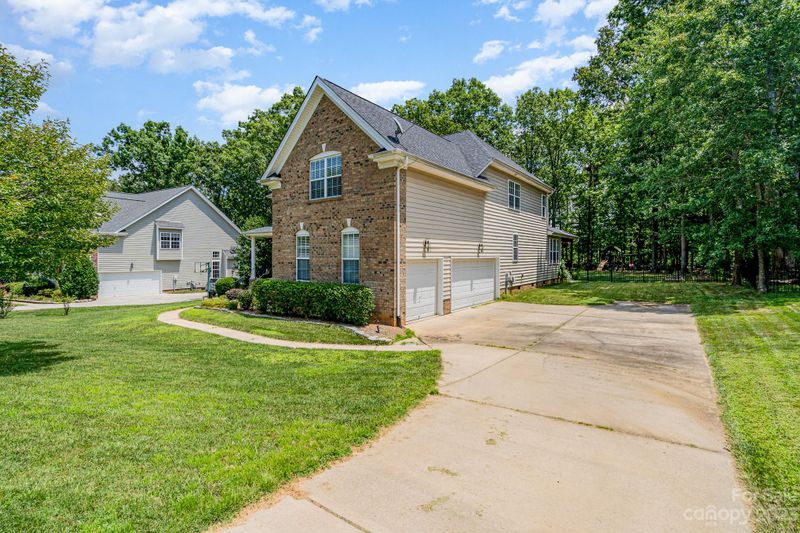 11100 Persimmon Creek Dr, Mint Hill, NC 28227