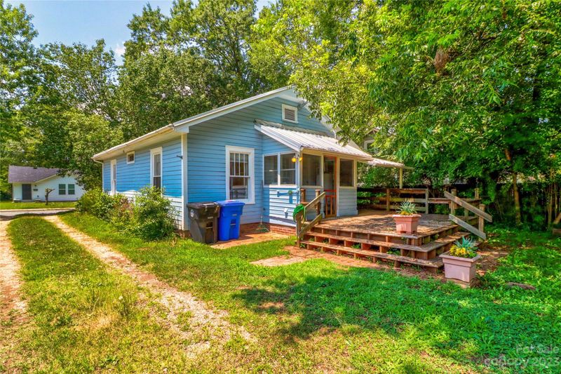 210 E Mcneely Ave, Mooresville, NC 28115