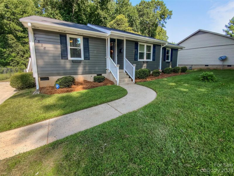 1326 Lakedell Dr, Charlotte, NC 28215