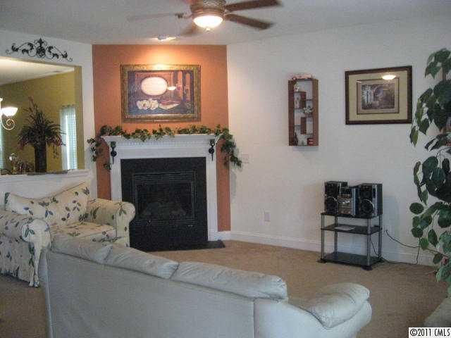 5122 Kodiak Ct, Charlotte, NC 28215