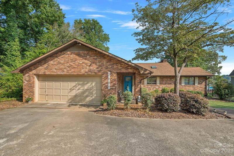 2680 Southern Breeze Dr, Sherrills Ford, NC 28673