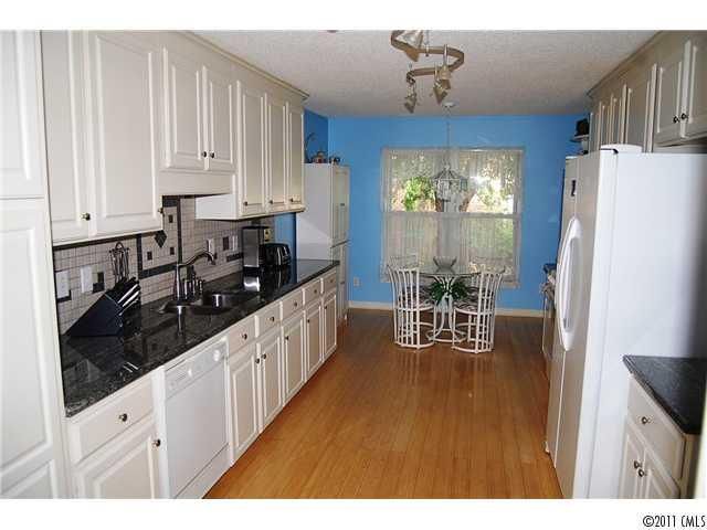 401 Cobblers Dr, Matthews, NC 28104