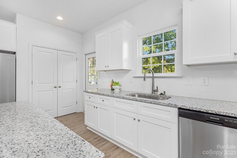 5512 Greene St, Charlotte, NC 28269
