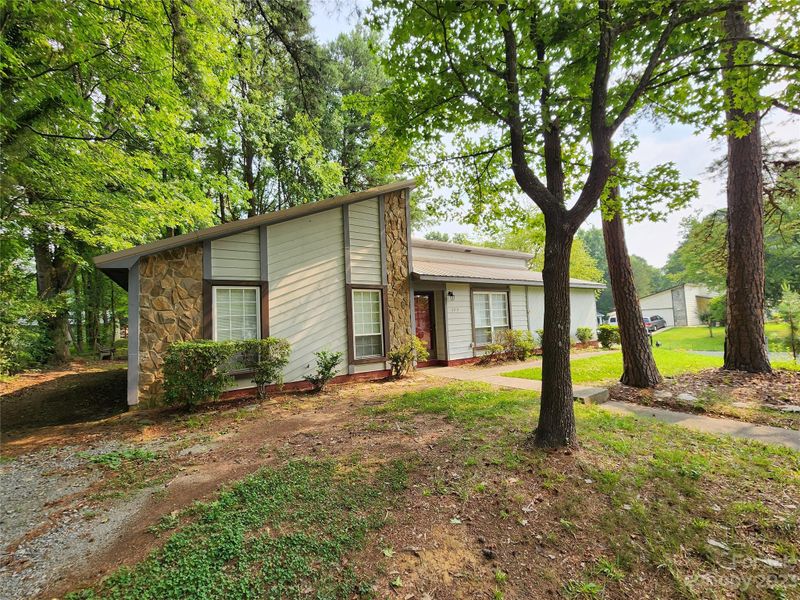 6019 Hollyberry Rd, Charlotte, NC 28227