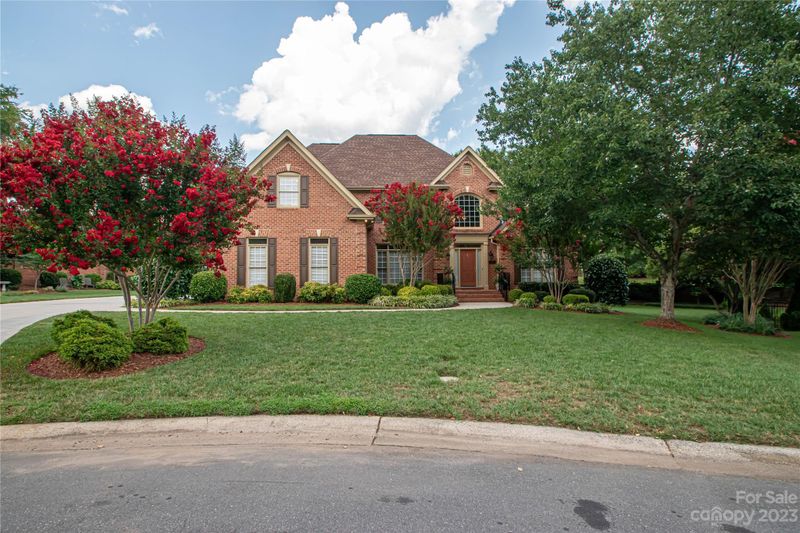 2100 Peterborough Ln, Charlotte, NC 28270