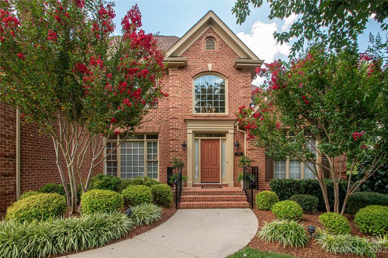 2100 Peterborough Ln, Charlotte, NC 28270