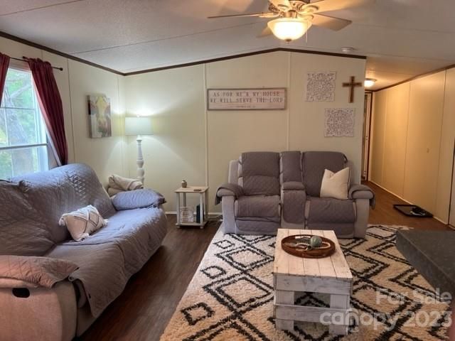 612 Rhoden Ct, Catawba, SC 29704