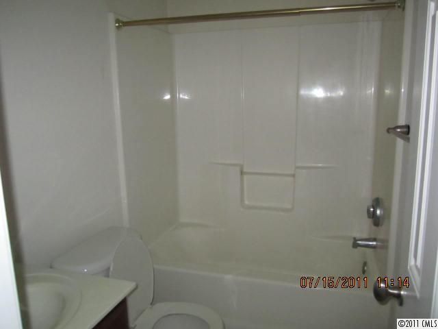 1036 Midlake Rd, Kannapolis, NC 28083