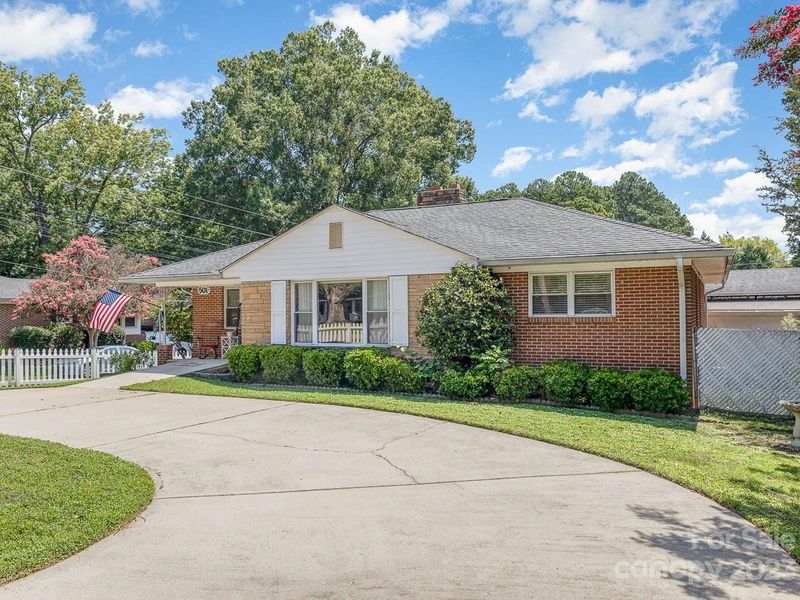 501 S Main St, Stanley, NC 28164