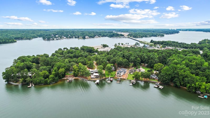 250 Blucher Cir, Lake Wylie, SC 29710