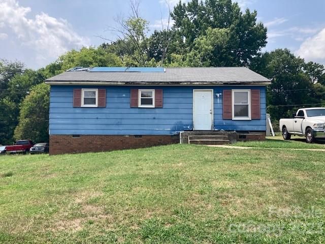 8832 Softwind Dr, Charlotte, NC 28273