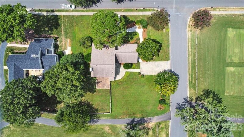 8301 Raintree Ln, Charlotte, NC 28277
