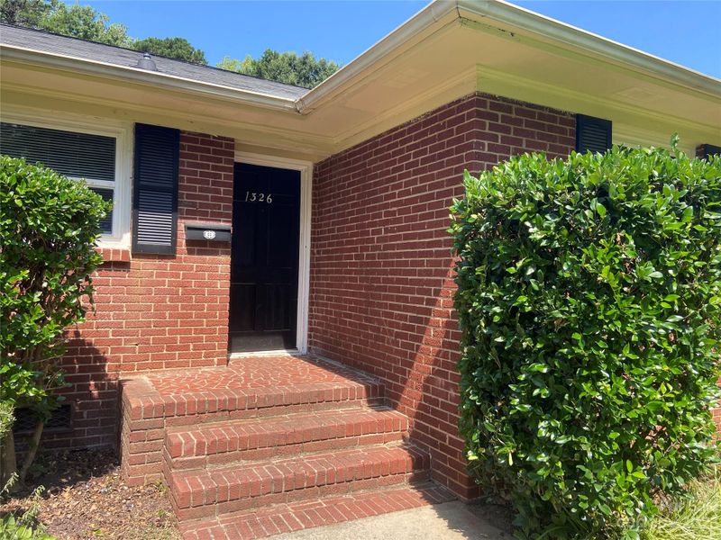 1326 Shannonhouse Dr, Charlotte, NC 28215