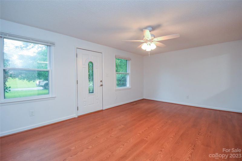 2964 Wonderland Ln, Conover, NC 28613