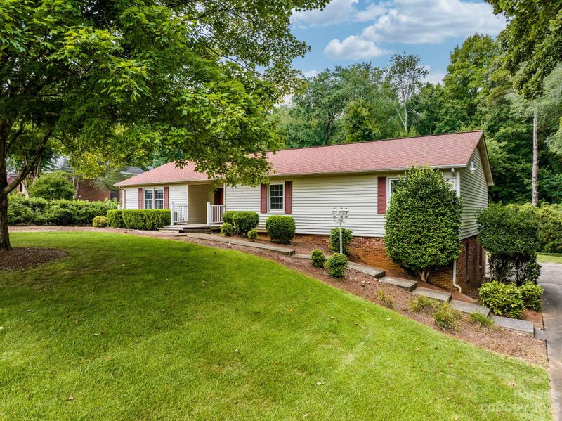 3131 3rd Street Dr NW, Hickory, NC 28601