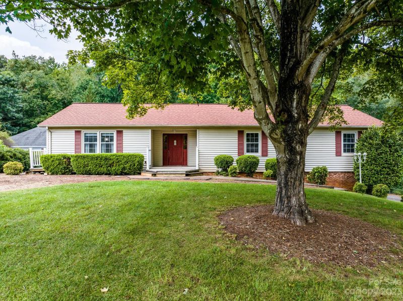 3131 3rd Street Dr NW, Hickory, NC 28601