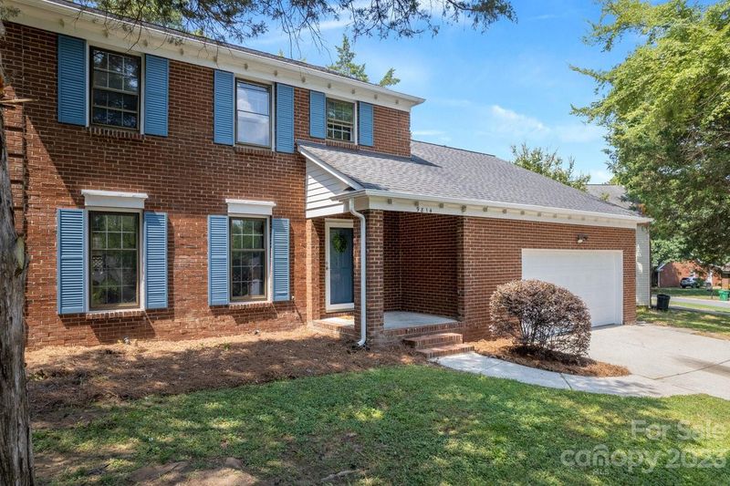9814 Ridgemore Dr, Charlotte, NC 28277