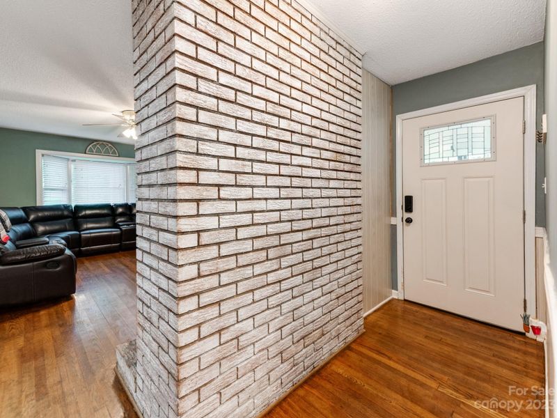 2212 Sunset Dr, Gastonia, NC 28054