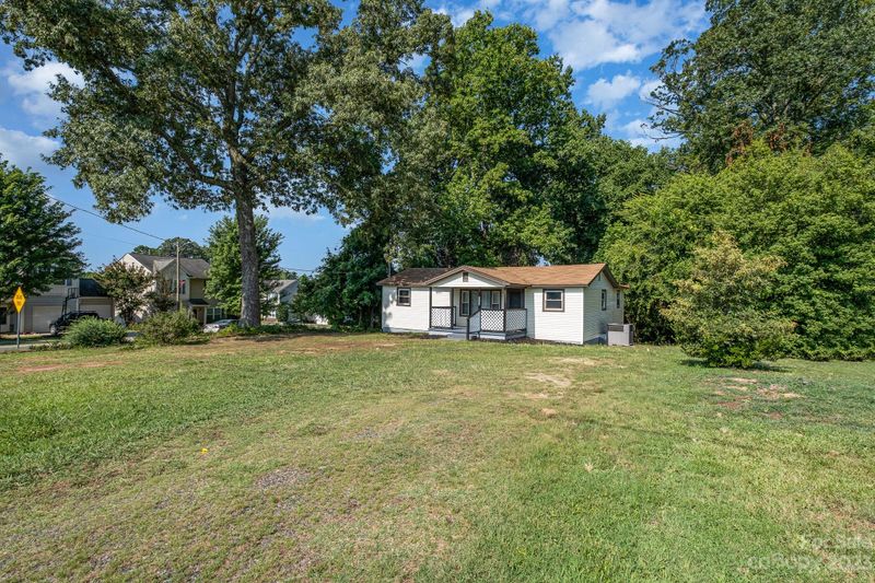 1334 Waldon Rd, Charlotte, NC 28214