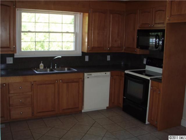 10400 Hartsell Rd, Midland, NC 28107