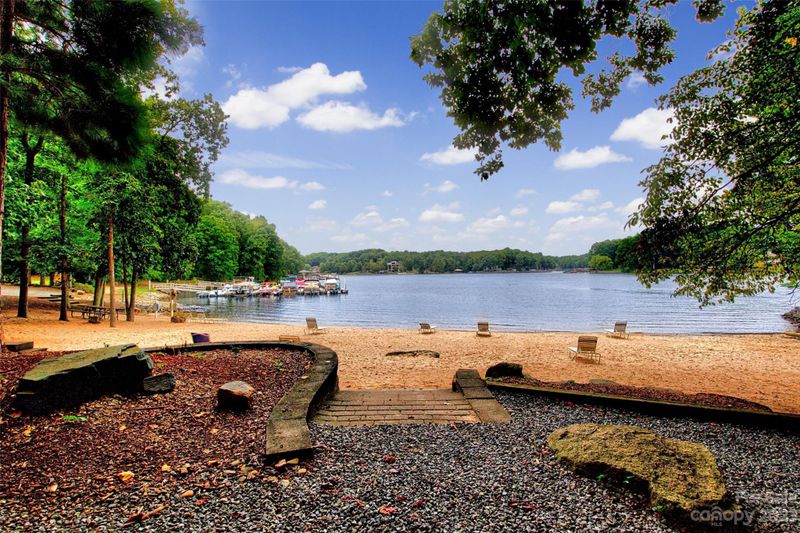 315 Beaten Path Rd, Mooresville, NC 28117
