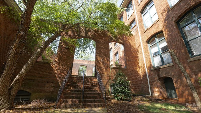 201 S Hoskins Rd #211, Charlotte, NC 28208