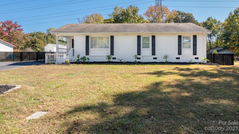 1018 Echo Glen Rd, Charlotte, NC 28213