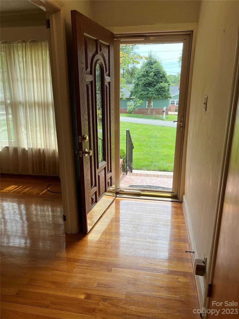 120 Crest St, Mount Holly, NC 28120