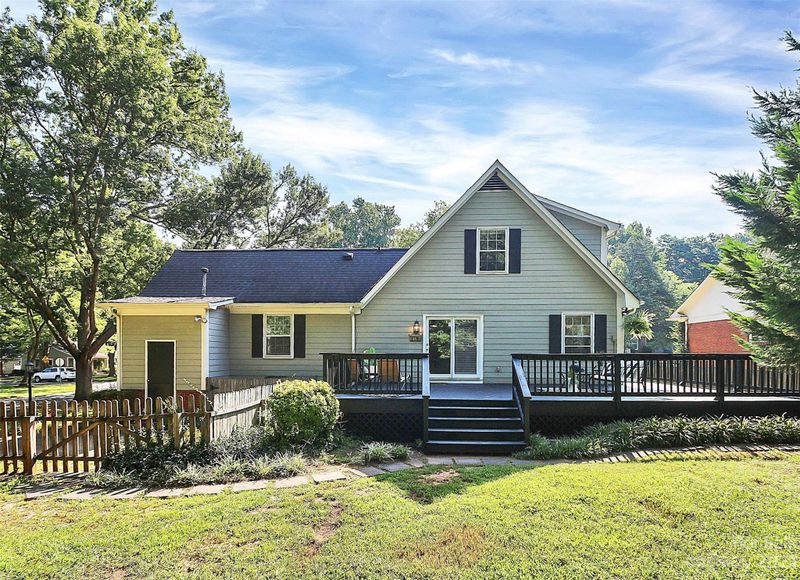 7741 Surreywood Pl, Charlotte, NC 28270