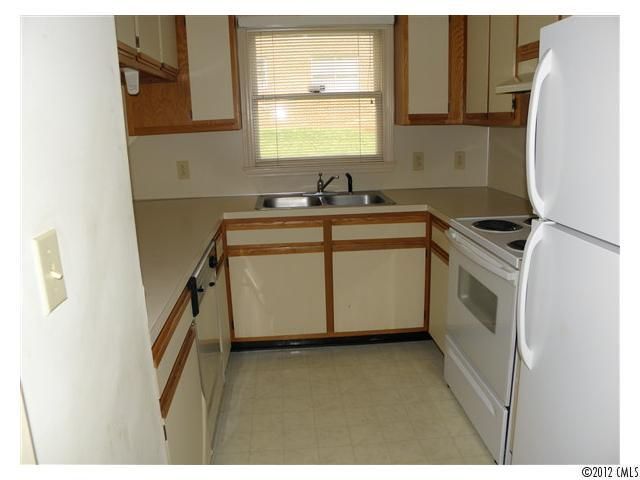 102 NE Brandywine Dr #E6, Conover, NC 28613