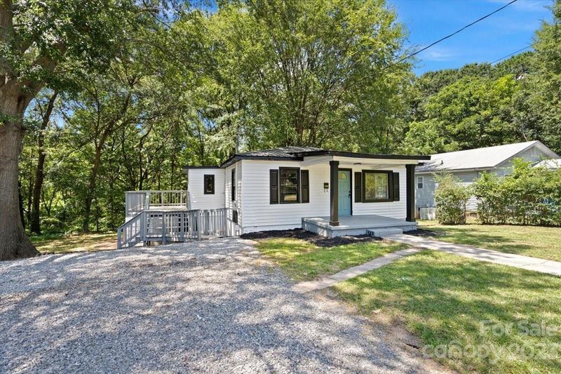 423 S Spargo St, Dallas, NC 28034