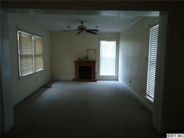 8621 Idlewild Rd, Charlotte, NC 28227
