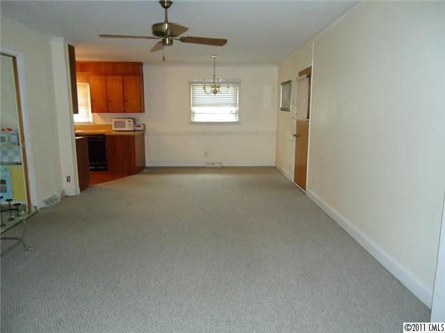 8621 Idlewild Rd, Charlotte, NC 28227