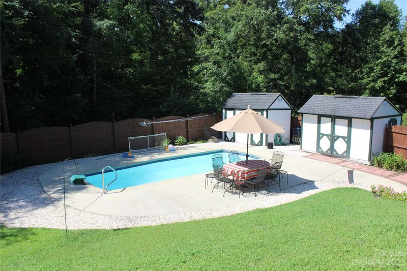 752 Moss Creek Dr, Matthews, NC 28105