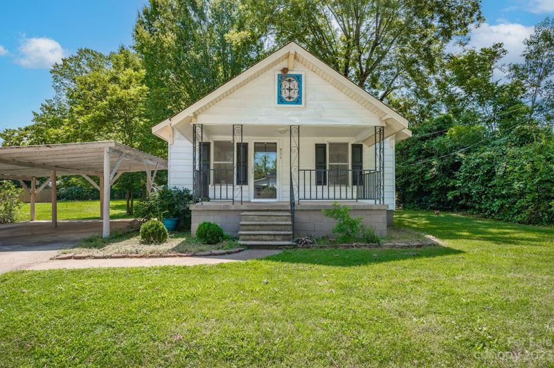 511 E 21st St, Newton, NC 28658