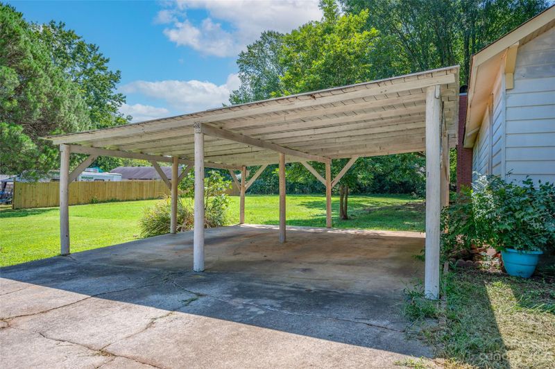 511 E 21st St, Newton, NC 28658
