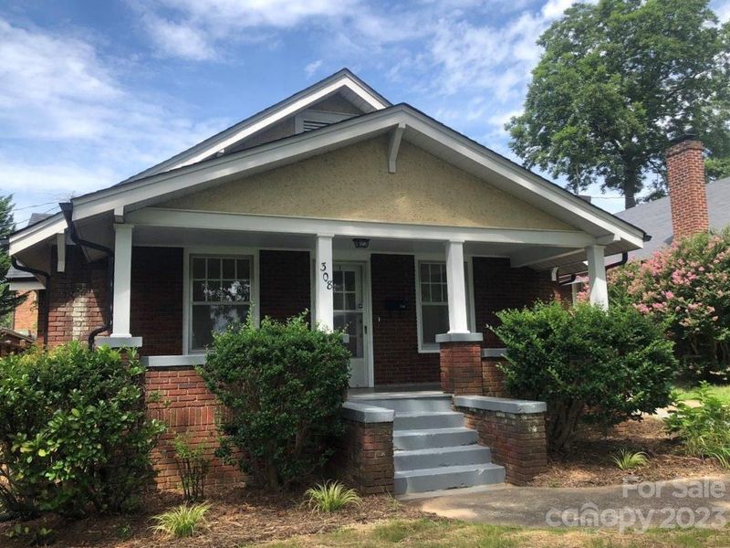 308 6th St SW, Hickory, NC 28602